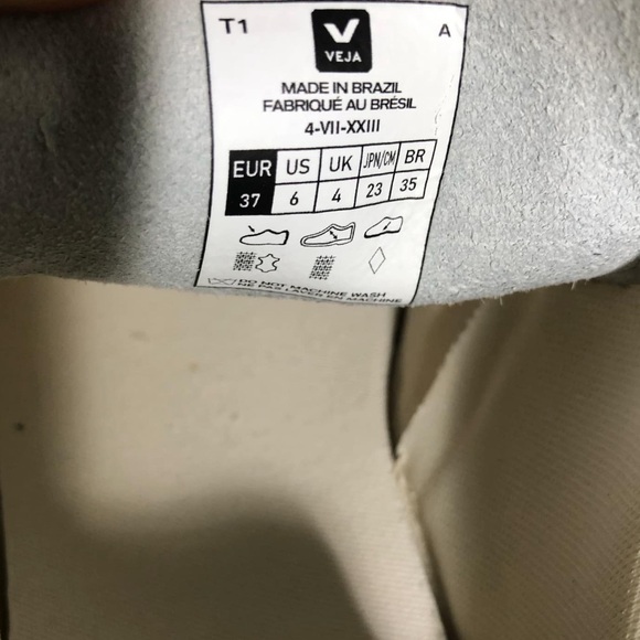 Veja V-10 Women’s Sneakers - Picture 9 of 9